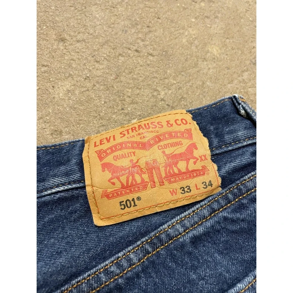 Levis 501 Jeans Mens 33x34‎ Medium Wash Blue Straight Leg Button Fly Waterless